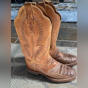 Woman’s Leather Lucchese Boots